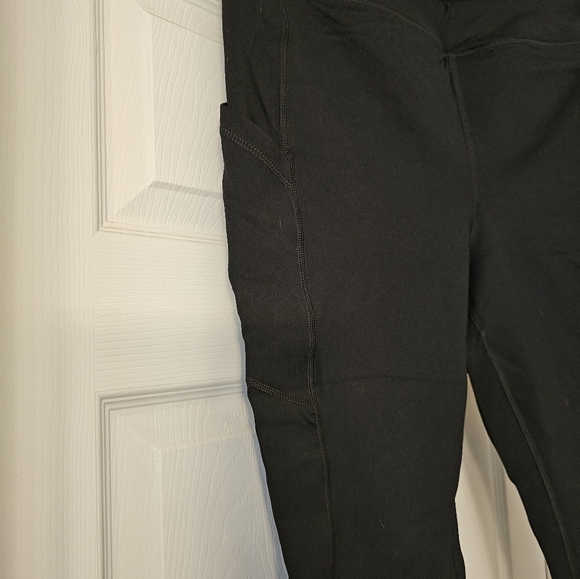 💥NEW! Torrid Bombshell Capri Leggings - Picture 8 of 9